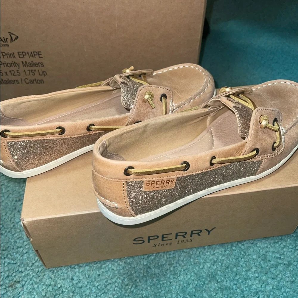 💋 Sperry’s - Picture 3 of 4